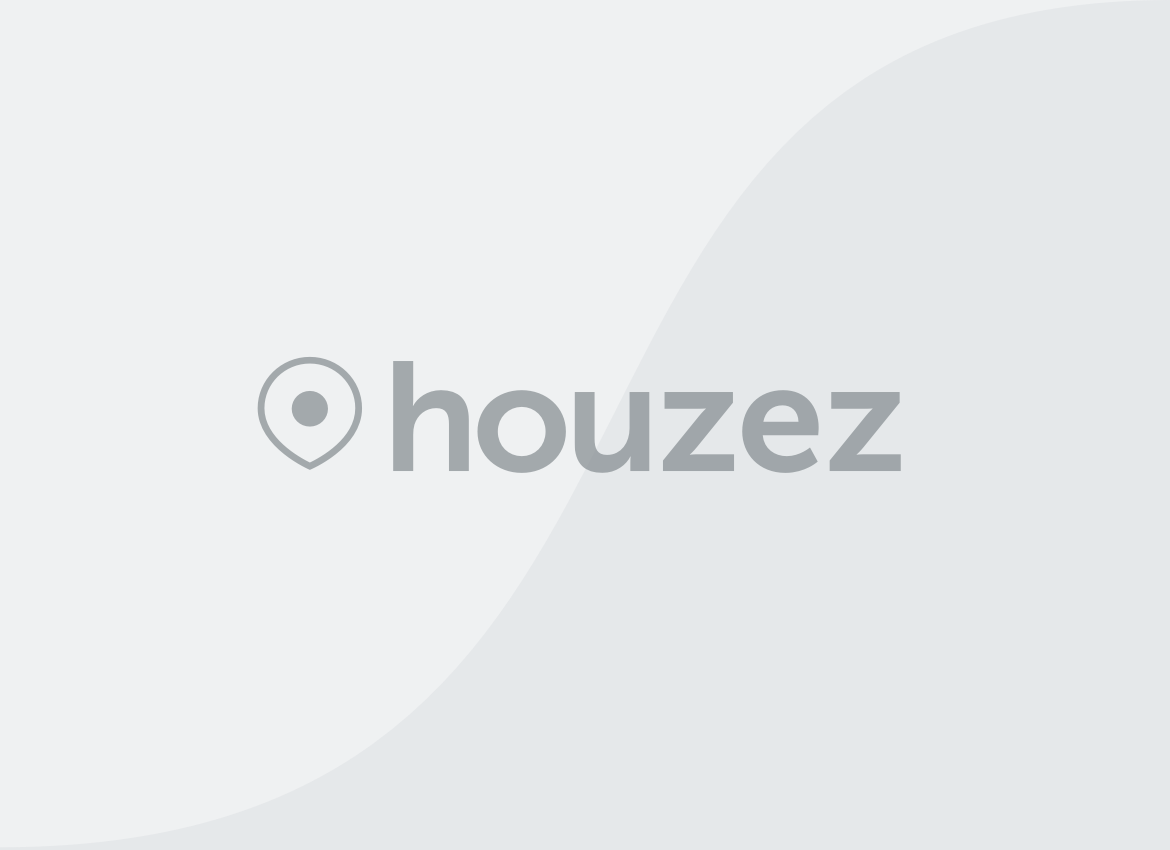 6 Bedroom House For Sale in Westbrook