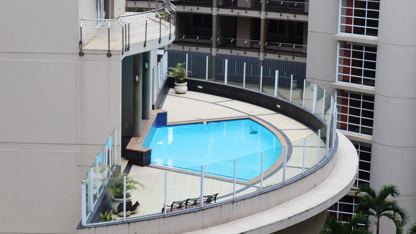 COMMUNAL POOL