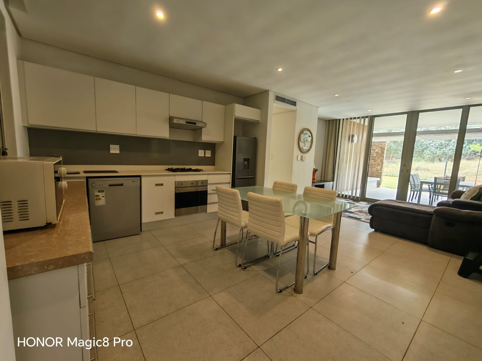 kitchen ding and lounge